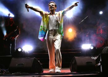 Kenan Doğulu İzmir’i salladı