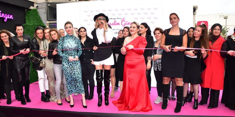 Neslim Güngen güzellik, kozmetik danışmanlığının Cevizlibağ şubesinin açılışı renkli anlara sahne oldu