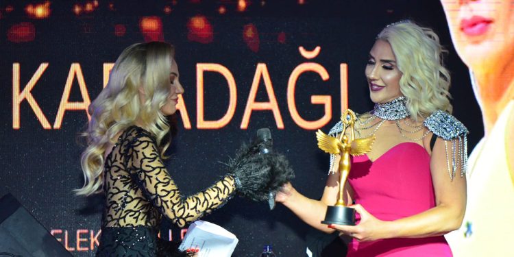 Sosyal medyanın bol ödüllü iyilik meleği