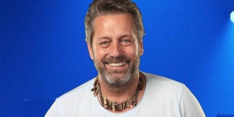 Bora Gencer’den “8” sürprizi