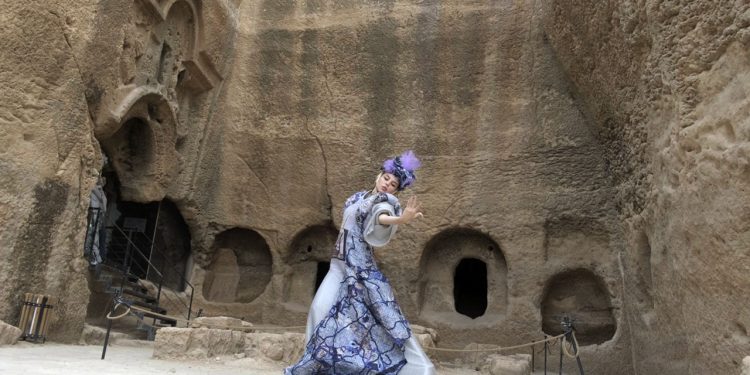 Ünlü koreograf Tuncay Erkul muhteşem bir defileye daha imza attı