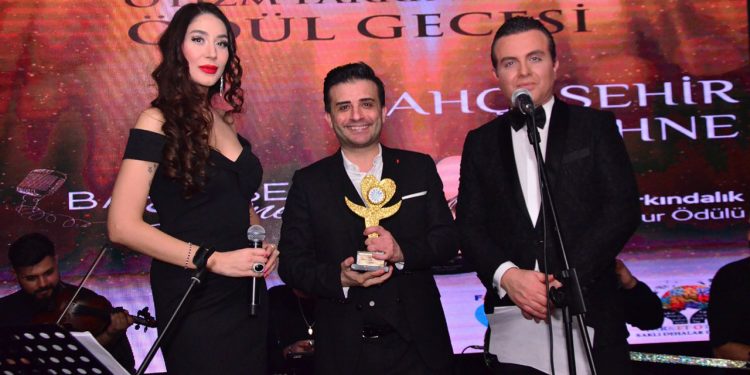 Lami Uyar’a anlamlı ödül