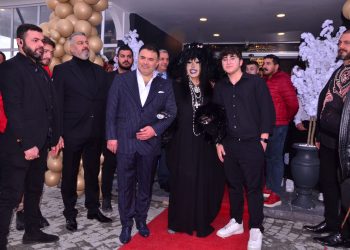 Aslınaz Konakları lansmanında Diva izdihamı