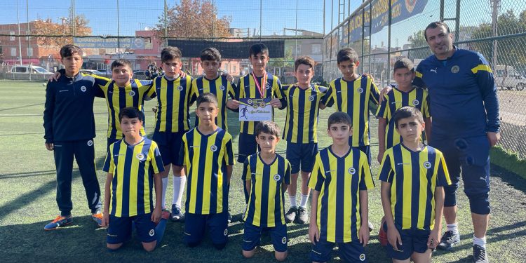 Diyarbakır’da Fenerbahçe Diyarbakır futbol okulu açıldı