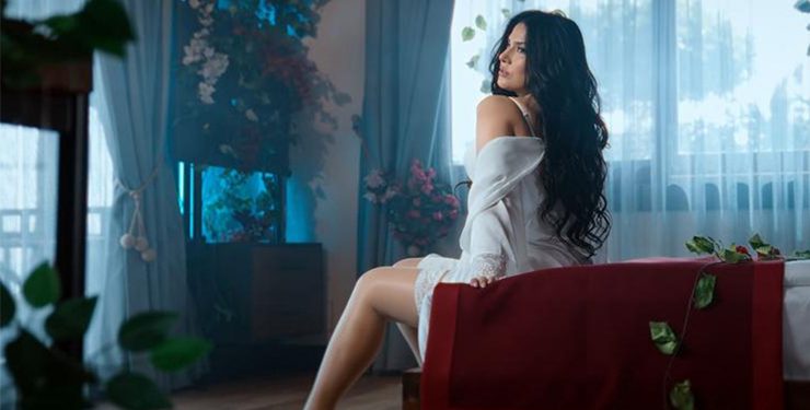 Süreyya Ayvazova yaz aylarına damga vurmaya hazırlanıyor