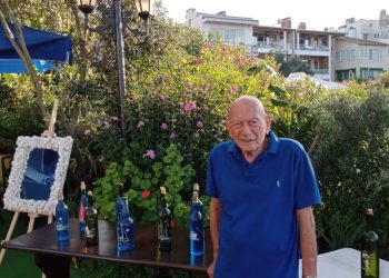 Ünlü prodüktörden resim sergisi