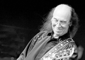 Türk rock müziğinin yaşayan efsanesi Erkin Koray hayatını kaybetti