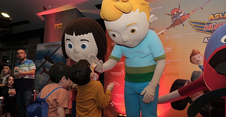 TRT ortak yapımı “Aslan Hürkuş 3: Anka Adası”nın galasına yoğun ilgi