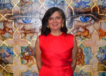 Filiz Hatipoğlu’nun “Sonsuzluğa Yolculuk” sergisi sanatseverlerle buluştu