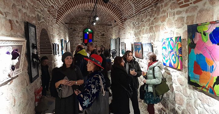 Galeri Abay / Sanat-ı Alâ 2023’ün son sergisinde sanatçıları ve sanatseverleri bir araya getirdi.