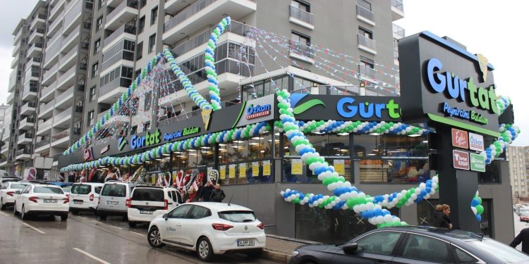 Gürtat’ın Ulukent’teki dev şarküteri mağazası açıldı