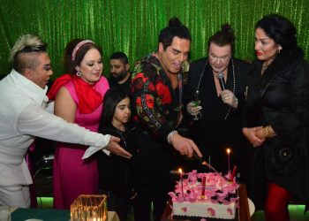 Fransua Garo’nun işletmeciliğini yaptığı Şahika Meyhane 1.yılını görkemli bir şekilde kutladı