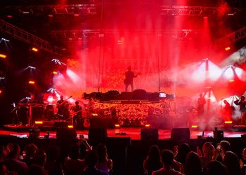 Buray, Harbiye Açık Hava Sahnesi’nde yılın şovuna imza attı