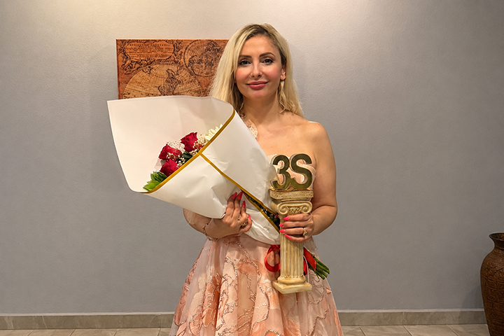 Uluslararası Solist Sevgi Keskin Manisalı’nın Büyüleyici Sahne Performansı Meslek Onur Ödülü ile Taçlandırıldı